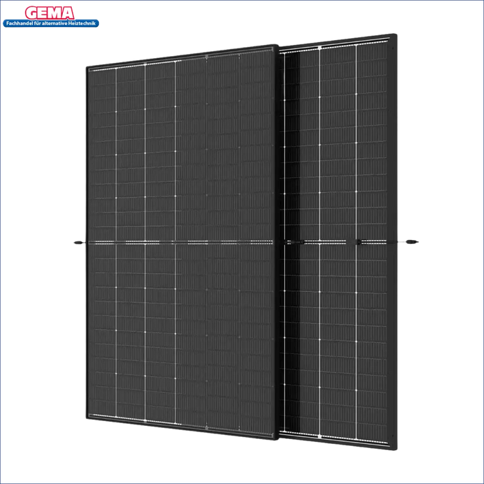 Zwei schwarze Solarzellen des PV Moduls Trina Vertex S+ Bifaziales 435 Wp