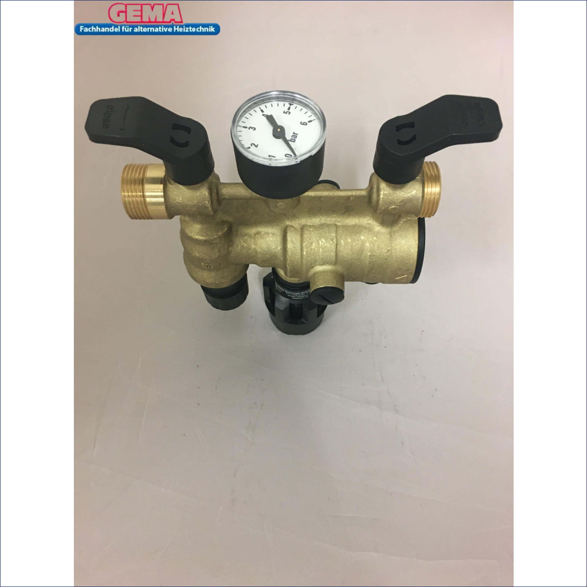 Brass manifold mit Druckmesser und schwarzen Griffen für automatische Heizungs-Füllarmatur boilers